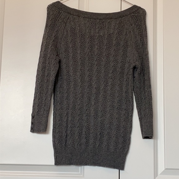 3 for $20 💜 AMERICAN EAGLE OUTFITTERS Sweater - Picture 2 of 6